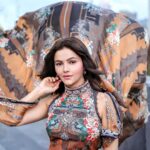 Rubina Dilaik Instagram - The privilege of a lifetime is BEING who you ARE…! . . . . Styled by: @ashnaamakhijani @styledbyashna Outfit: @rajdeep.ranawat.official @oakpinionpr Bag: @quirkytalesbyrima Earrings: @blingvine 📸 : @the_pixeleyes
