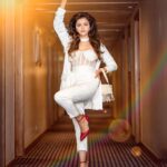 Rubina Dilaik Instagram - 🤍 . . . . . Shot by : @propixer Styled by: @ashnaamakhijani @styledbyashna Outfit: @kaynaatbyaanchalsawhney Earrings: @blingvine Bag: @quirkytalesbyrima