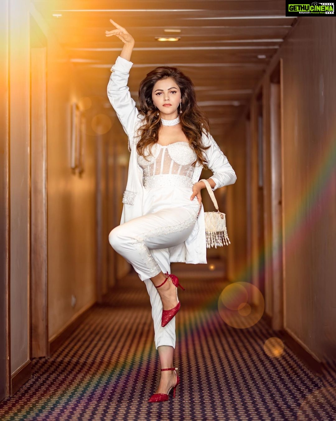 Rubina Dilaik Instagram - 🤍 . . . . . Shot by : @propixer Styled by: @ashnaamakhijani @styledbyashna Outfit: @kaynaatbyaanchalsawhney Earrings: @blingvine Bag: @quirkytalesbyrima