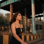 Ruhani Sharma Instagram - 🖤 . . . . . 📸 @bharat_rawail MUA @makeuphairbyrahul