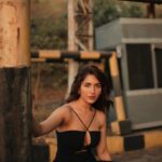 Ruhani Sharma Instagram - 🖤 . . . . . 📸 @bharat_rawail MUA @makeuphairbyrahul