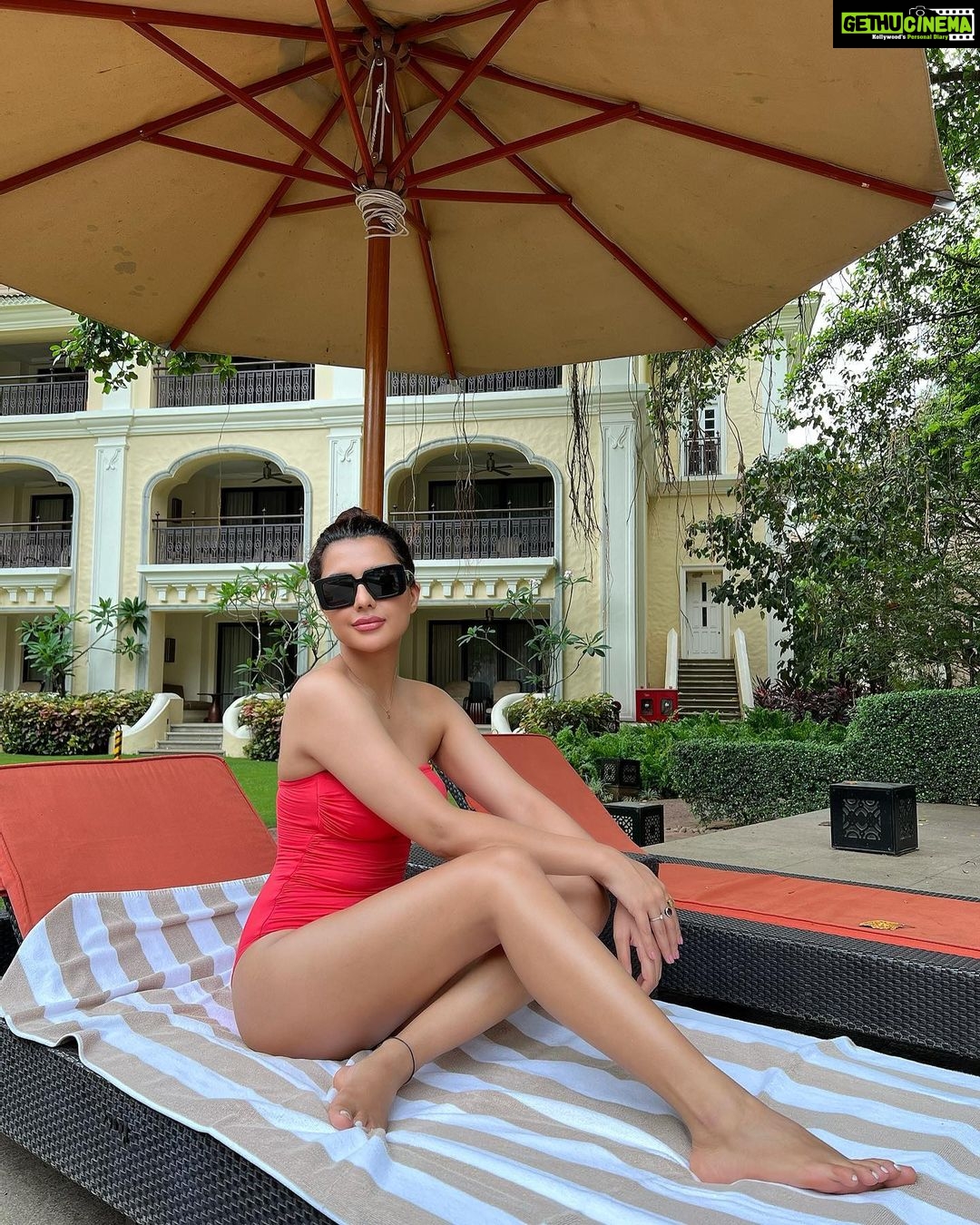 Ruhi Singh Instagram - Happy and hydrated 💕 Grand Hyatt Goa