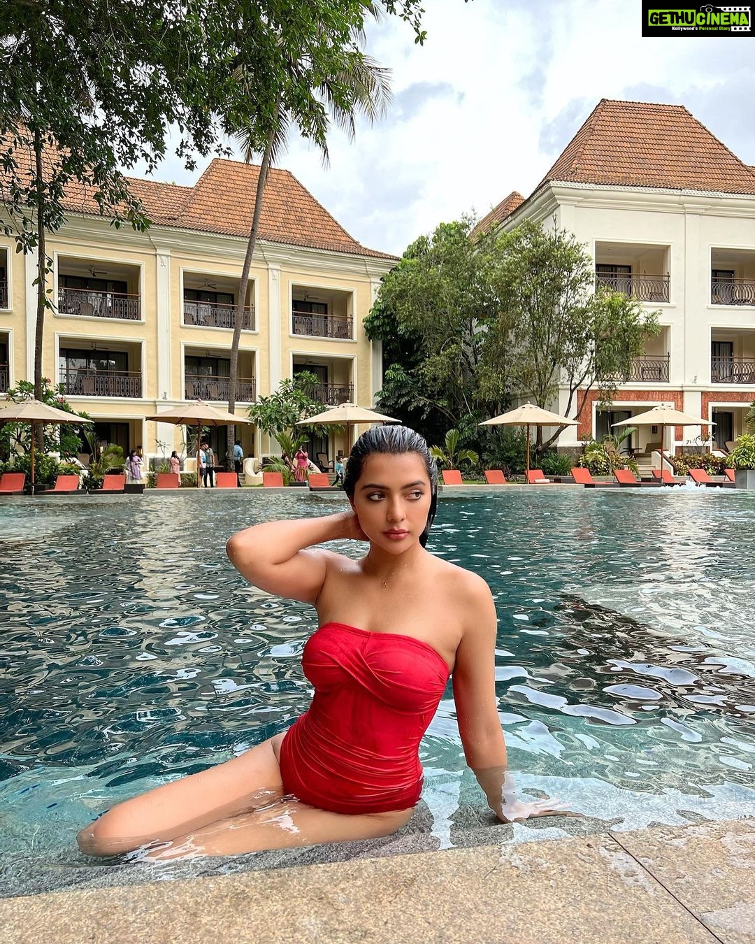 Ruhi Singh Instagram - Happy and hydrated 💕 Grand Hyatt Goa