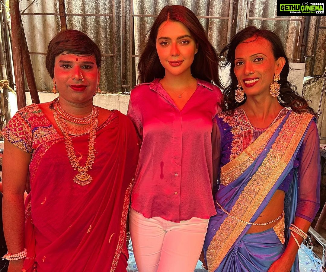 Ruhi Singh Instagram - Had an incredible time with these angels of love @tweet_foundation so proud and happy to be a part of all the incredible work you are doing, providing shelter, education, skill building and counselling support for #transpeople and #transrights Im very proud to be a part of this movement of love, acceptance and equality. #lgbtqindia #changebeginswithyou