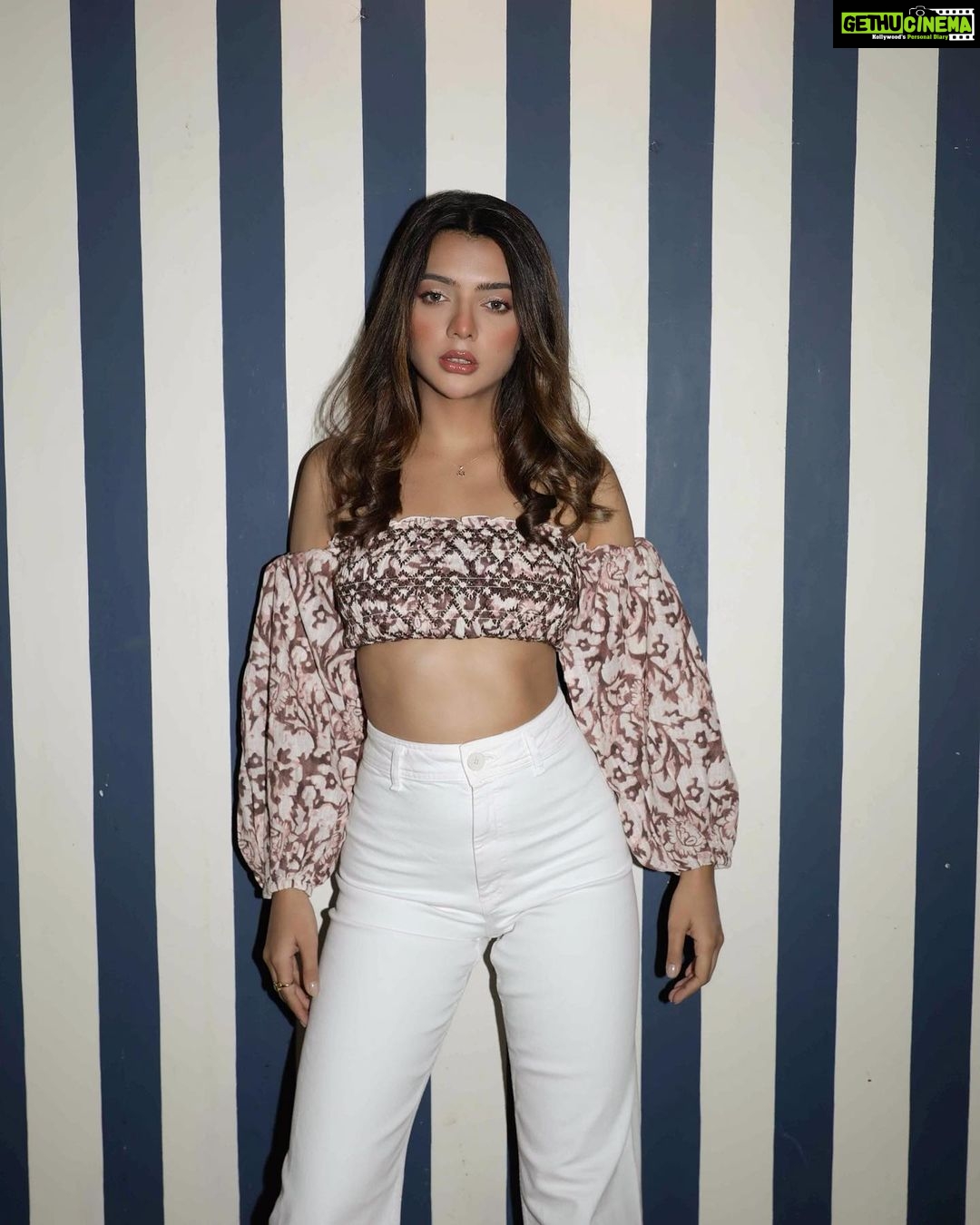 Ruhi Singh Instagram - Me- all my posts need to have some meaning.. nothing mindless from here on. Also me- let me post this absolutely random photo standing in front of a striped wall having an obviously fake conversation on this intercom which clearly doesn’t work so people don’t forget I exist.