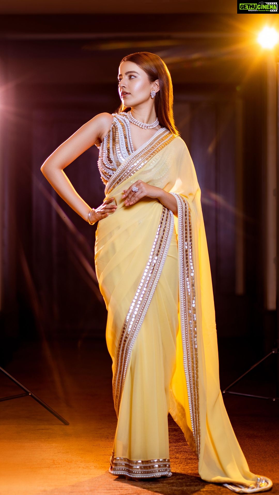 Rukshar Dhillon Instagram - Lights, Camera, Showtime!š„ #AshokaVanamLoArjunaKalyanam Premiereā„ļø Styled by- @shefalideora_ @meghanaalluri Make up by - @makeupbysheffali Hair by- @seena_hair143 Photographer- @pranil_chintewar Outfit- @sakshamneharicka Jewellery- @manjulajewellers #RuksharDhillon #AVAK