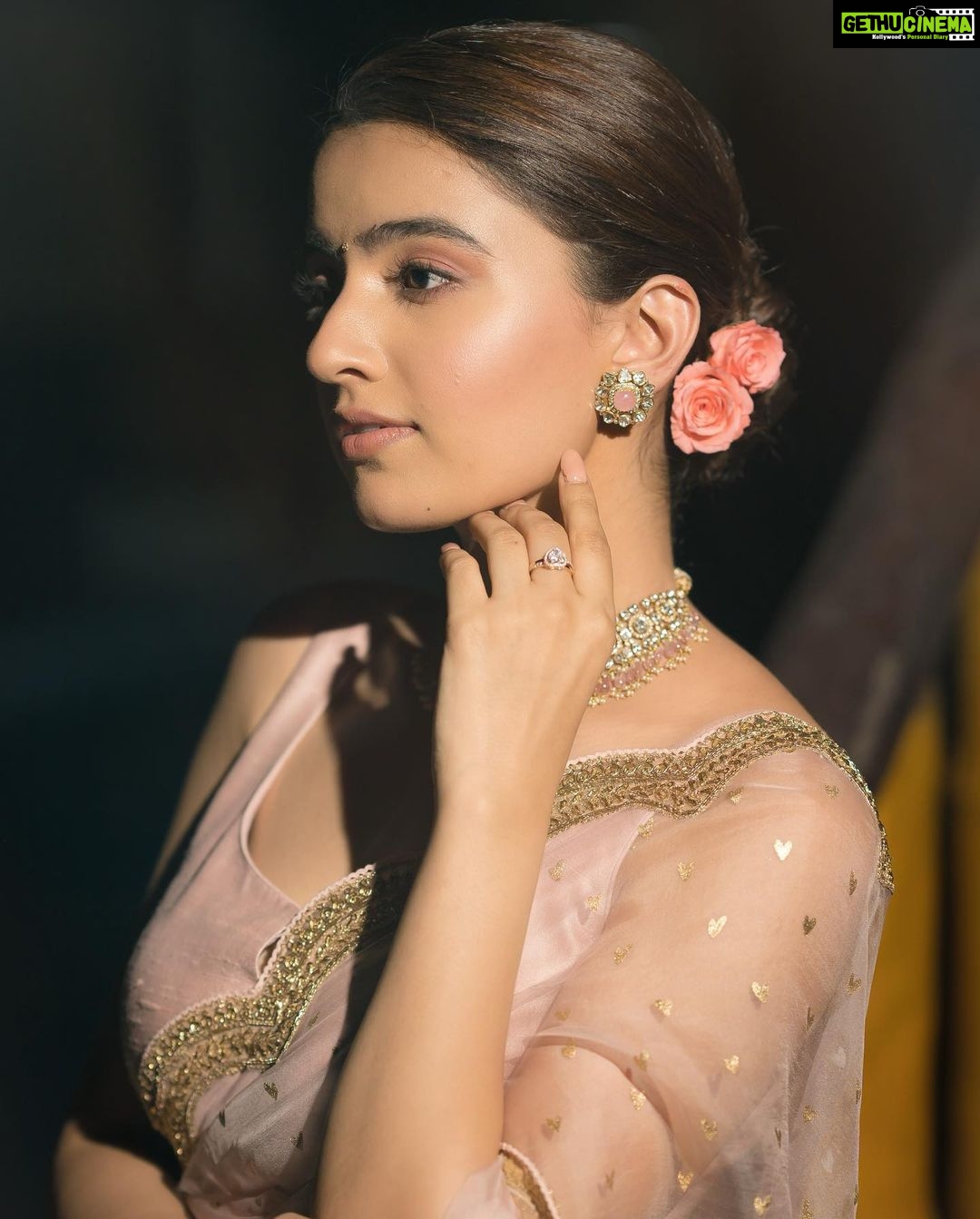 Rukshar Dhillon Instagram - You all have made Madhavi even more special for me. Thank you for understanding her, thank you for loving her💕 Forever grateful🙏🏻 #AshokaVanamLoArjunaKalyanam in Cinemas now! Styled by- @shefalideora_ Make up by - @makeupbysheffali Hair by- @seena_hair143 Photographer- @_anupphotography Outfit- @summerbypriyankagupta Jewellery- @akoyajewels #AVAK #RuksharDhillon