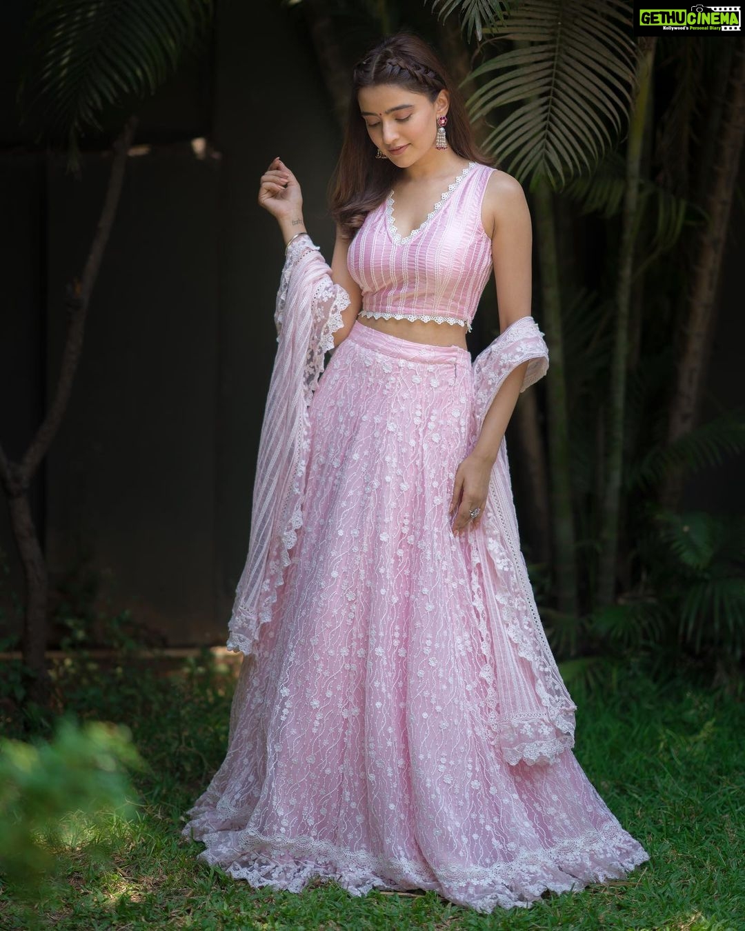 Rukshar Dhillon Instagram - 🌸 #AshokaVanamLoArjunaKalyanam Promotions! 4 Days to go💥 Styled by- @meghanaalluri @shefalideora_ Assisted by- @bhargavikallam Make up by - @makeupbysheffali Hair by- @seena_hair143 Photographer- @_anupphotography Outfit- @shopmulmul Jewellery- @the_chandi_studio #AVAK #RuksharDhillon