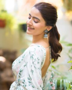 Rukshar Dhillon Instagram - Out of captions but not your love for #AshokaVanamLoArjunaKalyanam
♥️

Styled by- @meghanaalluri @shefalideora_ 
Make up by - @makeupbysheffali 
Hair by- @seena_hair143 
Photographer- @_anupphotography
Outfit- @summerbypriyankagupta 
Jewellery- @bcos_its_silver 

#AVAK #RuksharDhillon