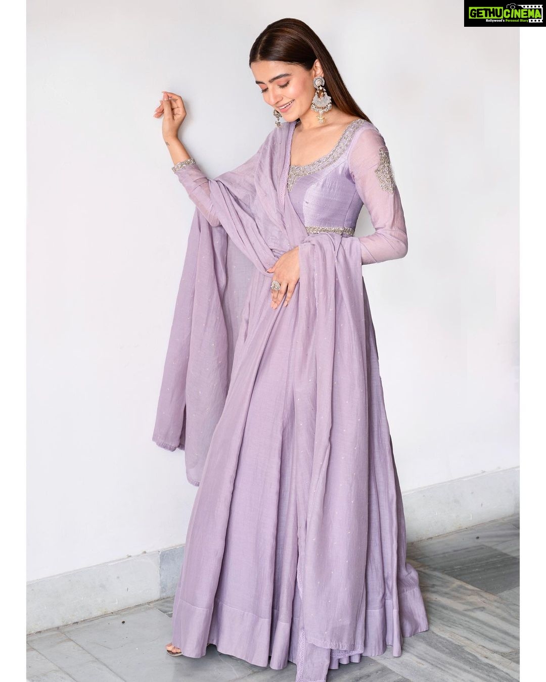 Rukshar Dhillon Instagram - Soft hues & vintage vibes💟 Styled by- @meghanaalluri Outfit- @mrunalinirao Jewellery- @sheetalzaveribyvithaldas Make up- @makeupbysheffali Hair- @seena_hair143 Photographer- @kannasrihari #AshokaVanamLoArjunaKalyanam #AVAK #RuksharDhillon #promotions