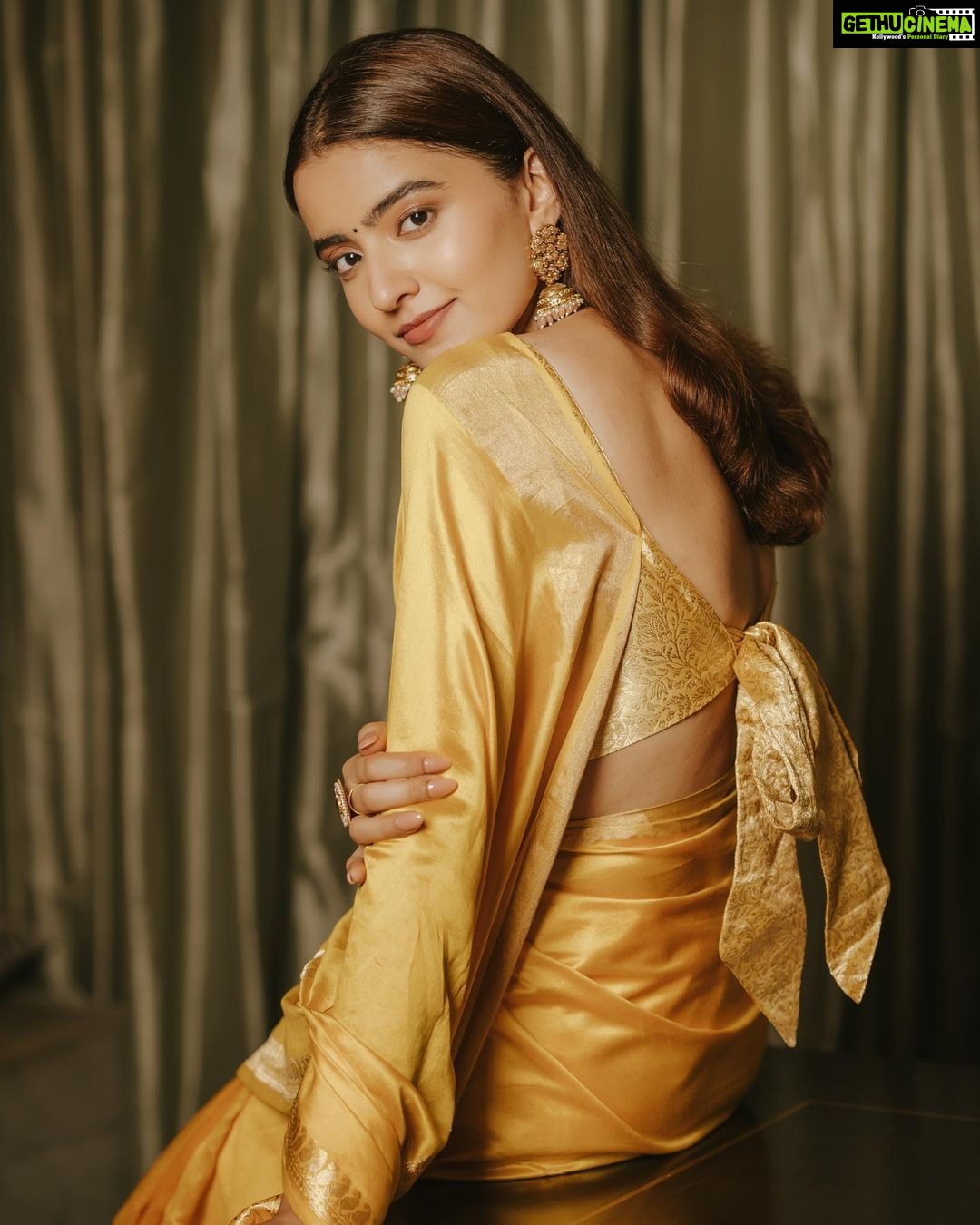 Rukshar Dhillon Instagram - ππ« #AshokaVanamLoArjunaKalyanam Promotions! Styled by- @meghanaalluri @shefalideora_ Assisted by- @bhargavikallam Make up by - @makeupbysheffali Hair by- @seena_hair143 Photographer- @_anupphotography #AVAK #RuksharDhillon