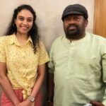 Rupa Manjari Instagram - The best of last weekend.....I was grinning from north to south😃😃😃 and sang "hawa hawa" in my head the moment i saw him😁😁😁.....he is the cutesttt and the mostt adorable comedian ever....Hugeee fan girl moment! #senthil sir the legend!!!! #senthilcomedy #goundamanisenthil duo #senthilcomedy😂😊😉 #senthilgoundamani #goundamanisenthilcomedy #tamilcinema #comedian #instagrammer #instadailly #instapost #instapicture #insta #instaphoto #actor #actress #actors #kollywoodactor #RupaManjari #rupamanjari #chennai #chennaidiaries Pc: @jeryclicks 😊🙏