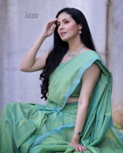 Sadha Instagram - Some more!!! 💙💚🤍

📷 @junnuphotography__