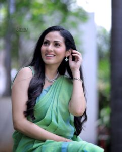 Sadha Instagram - Some more!!! 💙💚🤍

📷 @junnuphotography__