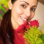 Sadha Instagram - Beating the Monday Blues with Red Roses!!! 🌹🌹🌹 #reelitfeelit #instagramreels #sadaasgreenlife