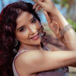 Sakshi Agarwal Instagram - Princess like vibez👑 . @ngrnandha @dhiya_makeoverartistry @countryclubofficial @hepyssaa_couture . #legenga #beauty #indowestern Chennai, India