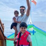 Sameera Reddy Instagram – Say ‘yes’ for happiness 🥳 #throwback #family #gratitude #moments 💫 
. @jwmmaldives 🏖 JW Marriott Maldives Resort & Spa