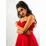 Sangeetha Bhat Instagram - 🥰🥰💃🏻 Mua- @uniquemakeover_by_nethrarajesh Photography & Studio- @lohitrajkumar @crushstudios.lrk Couture- @vastra_villa_by_ashwini Jewellery- @vishaki.rentjewellery Hair- @magical_makeover_by_anitha Inframe- @sangeetha_bhat #actress #actresstheunknown #sangeethabhat #sangeethabhatsudarshan #redgown #photoshoot Crush Studios