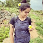 Sangeetha Bhat Instagram - Makalidurga trek photo dump part1🫰🏻🫰🏻🫶🏻🫶🏻🥰🥰 #sangeethabhat #sangeethabhatsudarshan #actress #naturelover #makalidurga #trek #photodump #monsoontrek #karnataka MakaliDurga Hills