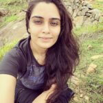 Sangeetha Bhat Instagram - Makalidurga trek photo dump part1🫰🏻🫰🏻🫶🏻🫶🏻🥰🥰 #sangeethabhat #sangeethabhatsudarshan #actress #naturelover #makalidurga #trek #photodump #monsoontrek #karnataka MakaliDurga Hills