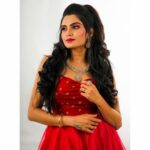 Sangeetha Bhat Instagram - 💃🏻🥰🥰🫶🏻 Mua- @uniquemakeover_by_nethrarajesh Photography & Studio- @lohitrajkumar @crushstudios.lrk Couture- @vastra_villa_by_ashwini Jewellery- @vishaki.rentjewellery Hair- @magical_makeover_by_anitha Inframe- @sangeetha_bhat #actress #actresstheunknown #sangeethabhat #sangeethabhatsudarshan #redgown #photoshoot Bangalore, India