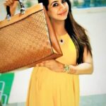 Sanjjanaa Instagram - I love this really big bag from @bessielondonindia , It’s so spacious that in the coming days it’s going to be my most favourite carry bag with a super large space in it to be carrying not just all my daily basics but also all my baby necessities as well from The babies diapers to the feeding bottle to the water bottle to what not every thing fits into it … ❤️❤️❤️ ❤️ ❤️ ❤️ #sanjjanaa #southindiancinema #sanjanagalrani #sanjana #gandahendathi #bujjigadu #mujhseshaadikarogi #sanjjanaagalrani #jaikarnataka #kannadafilmsctress #telugufilmactress #kannadiga #kannadathi #namma #kannadafilms #kannada #pawankalyan Karnataka, Bangalore