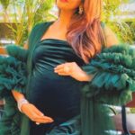 Sanjjanaa Instagram - Thank you my lovely team … for making my maternity shoot so successful ❤️❤️ 👗 @chandangowda_official 📸 @happeningpixels @dark_emerald_0702 💄 @prettify_makeover @gawkygooseofficial