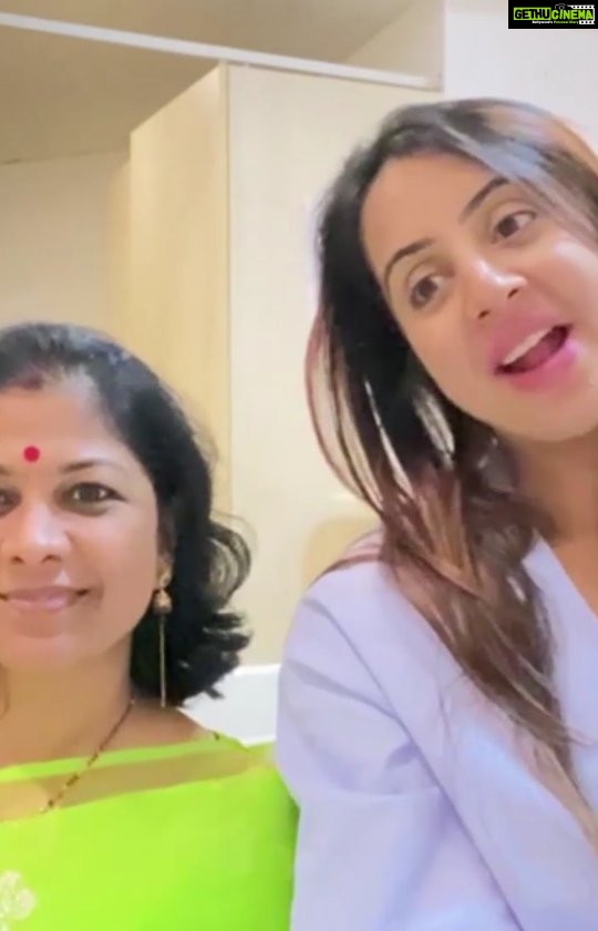 Sanjjanaa Instagram - The future of healthcare | Save your kids from future diseases | Dr Shilpi & @sanjjanaagalrani Real life mom's...Real experiences... Be it a doctor or an actor mothers want the best for their children.. God can't be everywhere he created mothers and their endless love...similarly God created therapies with stem cells where miracles can happen with Umbilical cord blood stored for future use. Secure your and your child's future by storing Umbilical cord blood stem cells. Right decisions at the right time. Propogate love the best way.... 👇Here's the link to know more about Life Cell www.lifecell.in @lifecellin #futuredoctor #future #diseases #lifecell #pregnancylife #pregnancycare #babycare #familycare #sanjanagalrani #drkshilpireddy #actress #healthcare