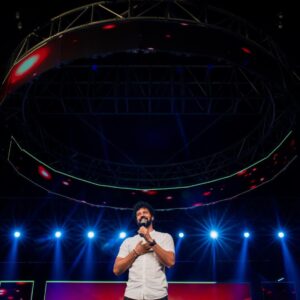 Santhosh Prathap Instagram - “We are all visitors to this time, this place. We are just passing through.
Our purpose here is to learn, to grow, to love… And then we return home.”

PC - @weddings_by_hari 📸 

#grateful #gratitude #love #happiness #event #santhoshprathap