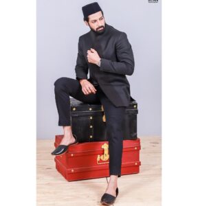 Santhosh Prathap Instagram - No shadows to depress you 
Only joys to surround you.
These are my wishes for you 
Today tomorrow and everyday ❤️

#eidmubarak #2022 #ramadan 

Costume : @ashaaz2020 
Photographer : @dilipanphotography 
Reels : @roshan_behind_d_lens 
Bts : @nooringggs 
MUA : @chella_hair_makeup 
 @lipstickphilosophy 
Art Director : @sahmafuaad 
Assistant @balaa1981 

#ashaaz2020 #ashaaz #desimuslim #santhoshprathap #malemodel #songkok #muslimman #islamicfashion #customtailoring #kilakarai #vijaytv #cookwithcomali3 #cookwithcomali  #pongal #malaysiantamil #tamilmenfashion #tamilanda #lungi #costalfashion #tamilmuslim #kilakaraitimes #kilakaraiboys #nandubrandlungies #traditionmeetsfashion #traditionalfashion #meemfabric