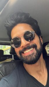Santhosh Prathap Instagram - - We have forgotten how to be good guests, 
how to walk lightly on the earth as it’s other creatures do.

“Let every breath, every word and every step make the Mother Earth proud of us.”

#justathought #nature #earth #mothernature #pollution #traffic #yolo #reels #instamood #trending #santhoshprathap #actor #india #chennai #weekendvibes