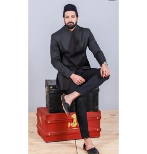 Santhosh Prathap Instagram - No shadows to depress you 
Only joys to surround you.
These are my wishes for you 
Today tomorrow and everyday ❤️

#eidmubarak #2022 #ramadan 

Costume : @ashaaz2020 
Photographer : @dilipanphotography 
Reels : @roshan_behind_d_lens 
Bts : @nooringggs 
MUA : @chella_hair_makeup 
 @lipstickphilosophy 
Art Director : @sahmafuaad 
Assistant @balaa1981 

#ashaaz2020 #ashaaz #desimuslim #santhoshprathap #malemodel #songkok #muslimman #islamicfashion #customtailoring #kilakarai #vijaytv #cookwithcomali3 #cookwithcomali  #pongal #malaysiantamil #tamilmenfashion #tamilanda #lungi #costalfashion #tamilmuslim #kilakaraitimes #kilakaraiboys #nandubrandlungies #traditionmeetsfashion #traditionalfashion #meemfabric