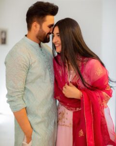 Sarah Khan Instagram - عید مبارک 💕🌸🌙