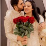 Sarah Khan Instagram - Me and Mine ♥️ @falakshabir1
