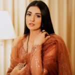 Sarah Khan Instagram - Some close-up shots 📸 Hair and Makeup @merakibeautywellness