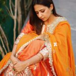 Sargun Mehta Instagram - Bahar se shaant hun par ander toh laddoo phoot rahein hain. Thank you for a such a GRAND RESPONSE TO SAUNKAN SAUNKNE 🌈 Outfit by @heenakochharofficial Ring by @curiocottagejewelry Stylist @d_devraj Style team @stylebyayesha @aestheticstyles.by.yashasvi