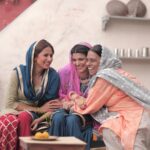 Sargun Mehta Instagram - Seebo Kirna te Bebe ♥️♥️ #saunkansaunkne running blockbusterly in cinemas near you 🔥