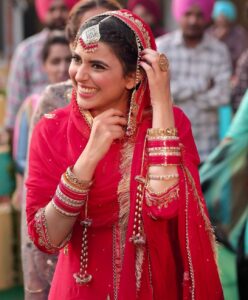 Sargun Mehta Instagram - 😍😍 Seebo te Kirana 
Thanks for your love #saunkansaunkne