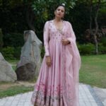 Sargun Mehta Instagram - Saunkan saunkne is now 40 cr plus in just 10 days .. cant keep calm 💕💕 Wearing @anjumodi Styled by - @d_devraj