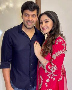 Sayyeshaa Saigal Instagram - So proud to be your wife and see you shine! 😘😘 
Last night @aryaoffl won the ‘Best Actor’ award for #sarpattaparambarai at @galattadotcom awards and it was the most amazing moment to see his hard work being recognised! No one deserves this more than you hubzy! #proudwife ❤️

#love#makingmemories
