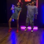 Shalini Pandey Instagram - #Repost • @ruelhiphop I had so much fun Directing & choreographing this song for the movie JAYESHBHAI JORDAAR with the one and only @ranveersingh the original firecracker but teaching this rockstar heroine @shalzp the step and that few minutes spent with her was double fun. All the best for your film @shalzp and @ranveersingh I’m sure this will rock the cinema once out!