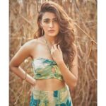 Shalini Pandey Instagram - 🌱🌞 📷: @rohanshrestha Styled by: @spacemuffin27 Assisted by: @jill_lalka @yeshadattani @mayuri_srivastava 💄: @makeupbyriddhima 💇🏻‍♀️: @florianhurel