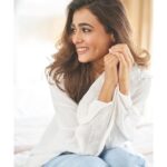 Shalini Pandey Instagram - It tingles, that summer day's air 🎶 📷: @rohanshrestha Styled by: @spacemuffin27 Assisted by: @jill_lalka @yeshadattani @mayuri_srivastava 💄: @makeupbyriddhima 💇🏻‍♀️: @florianhurel