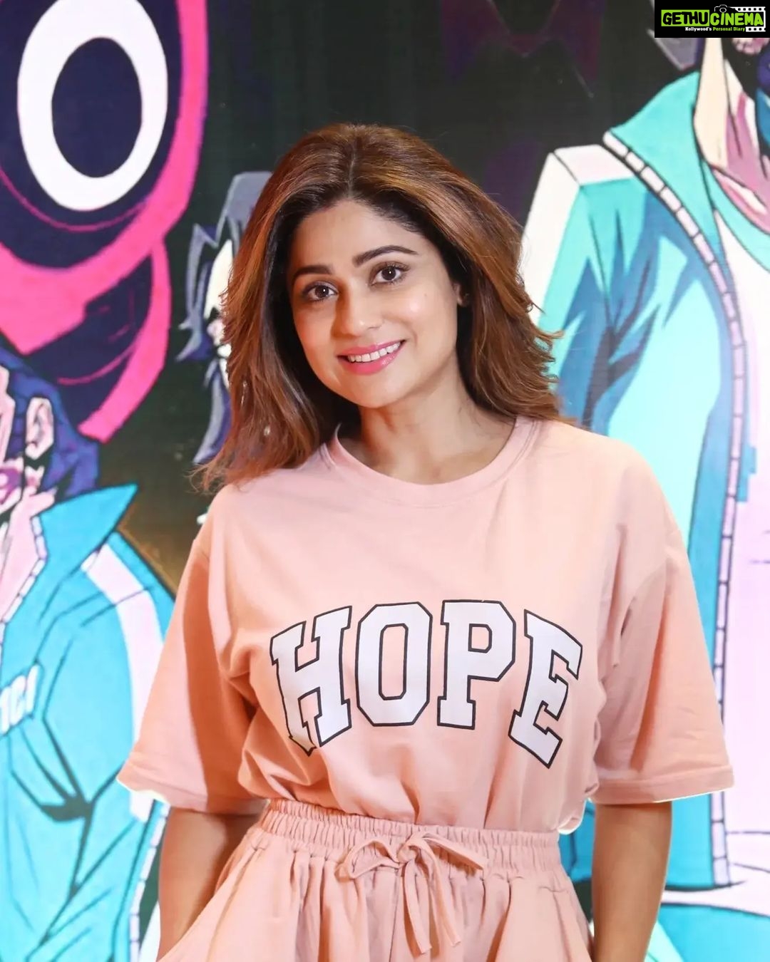 Shamita Shetty Instagram - A happy heart makes the face cheerful. ✨🥰🤍 . . . Outfit- @dolce.clothing.in . . . #picoftheday #postoftheday #sundayvibes #chillday #happiness #ShamitasTribe #lovealways