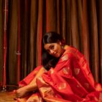 Shamna Kasim Instagram - Me and my never ending saree love ….. Saree: @anvitha_collections Blouse: @vasudevan.arun Hairstylist: @hairartistpoojagupta Pics: @v_capturesphotography Personal staff: @tharikreshma625