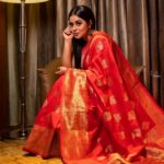 Shamna Kasim Instagram - Me and my never ending saree love ….. Saree: @anvitha_collections Blouse: @vasudevan.arun Hairstylist: @hairartistpoojagupta Pics: @v_capturesphotography Personal staff: @tharikreshma625