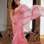 Shamna Kasim Instagram - Take a deep breath, and just enjoy your life… Styling: @vasudevan.arun Saree: @sisirawholesalesaree Jwellery: @kushalsfashionjewellery Pics: @v_capturesphotography Hairstylist: @srinivas_hairdresser #extrajabardasth😍 #etvtelugu #love my job❤️