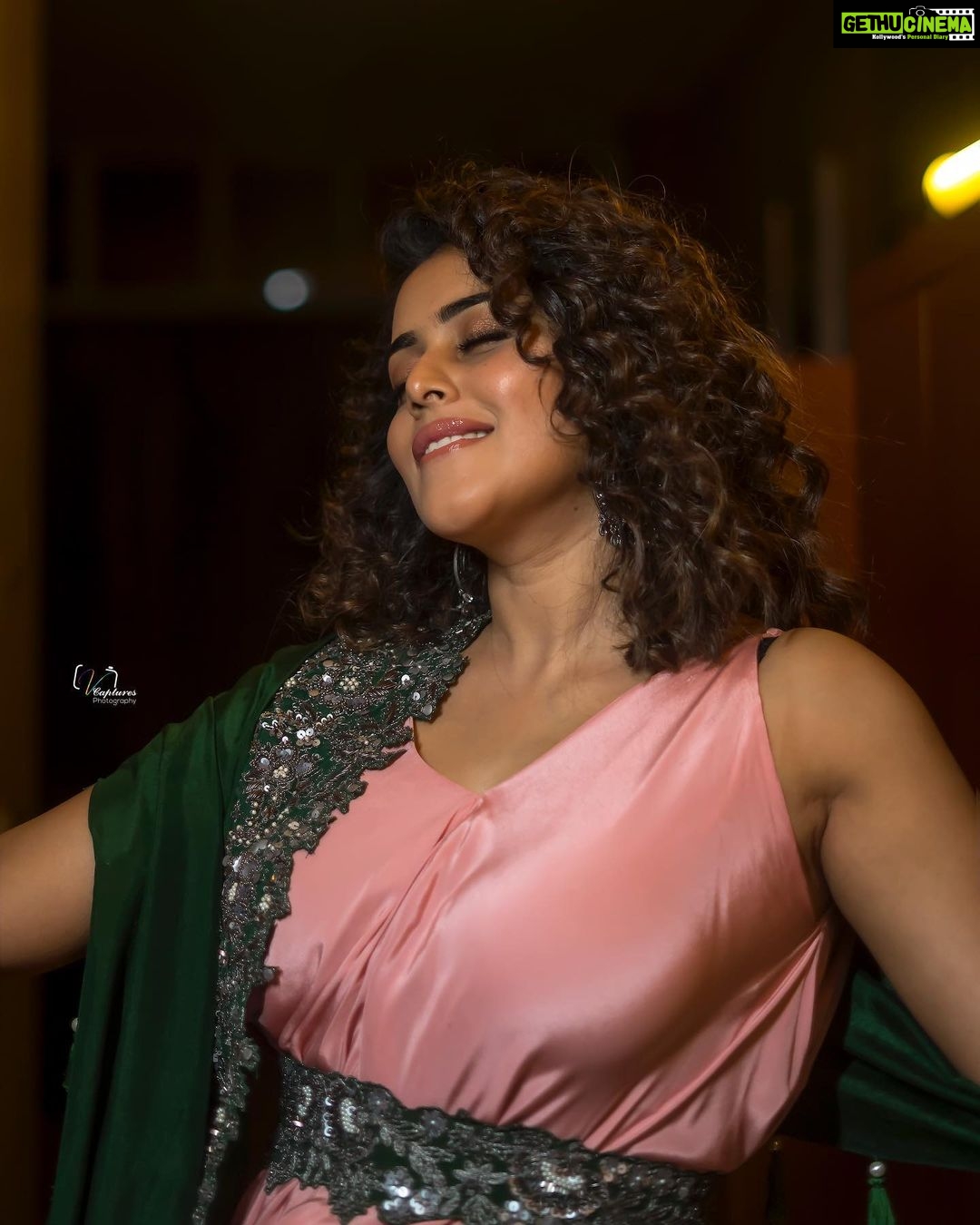 Shamna Kasim Instagram - My life My rules My attitude…. Styled by @officialanahita Outfit: @justlikethatbyanju Earrings: @accessoriesbyanandita Pic: @v_capturesphotography Hairstylist: @hairartistpoojagupta Personal staff: @tharikreshma625