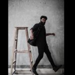 Shanmuga Pandian Instagram – Wake up.
Kick ass.
Be kind.
REPEAT

#instagram #instagood #instapic #photoshoot #pictureoftheday #kickass #portraitphotography #lookslikefilm #rustic #ootd #portraitgram #portraitphotography #wrappedinblack