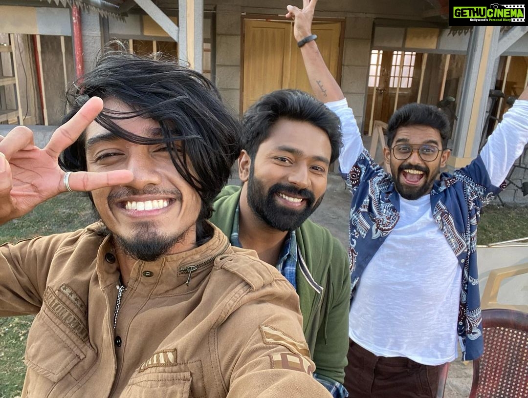 Shanthanu Bhagyaraj Instagram - Itβs a wrap for #MY3β¦ π Thank u for trusting me @rajeshmdirector sirπ My amazing Co-stars, always anbaana @themugenrao , the brat @ihansika , dearest @jananihere_ , the hilarious unstoppable duo @theabishekkumar @sakthii___ π @karthickdir.7 Sweetoo π The production team @gururameshv , @trendloud team @itssanjaysubash #Guru and team ππ» #Kaushik, #ManagerSelvam Co-Directors #Maddy #Rajsekar sir & team πDesignor & stylist @praveenraja Designor team @varshu_sankar @naushad_ahmed97 Costume @dipti11_official Music @ganesan_s_official , Dop @karthik_muthukumar and all the actors and technicians of #MY3 π Coming soon on @disneyplushotstar ππ₯ Canβt wait for you all to watch it π
